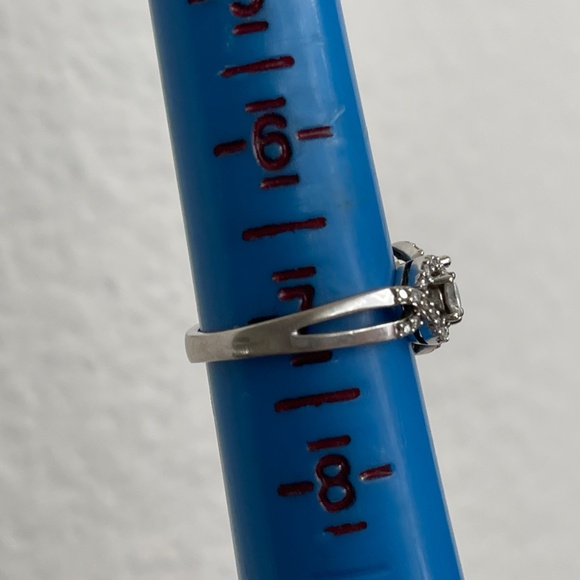 14k white gold moissanite ring size 7 - Picture 6 of 11